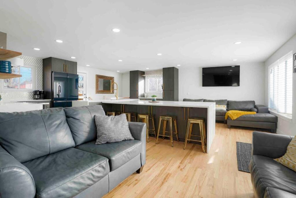 Sleeps 16 - 15 Min/Downtown, 10 Min/Medical Center Villa Aurora Exterior foto