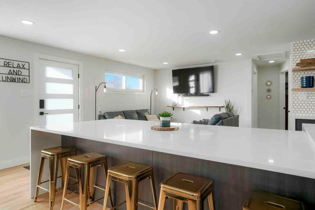 Sleeps 16 - 15 Min/Downtown, 10 Min/Medical Center Villa Aurora Exterior foto