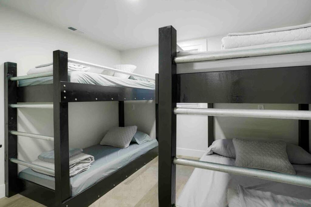 Sleeps 16 - 15 Min/Downtown, 10 Min/Medical Center Villa Aurora Exterior foto
