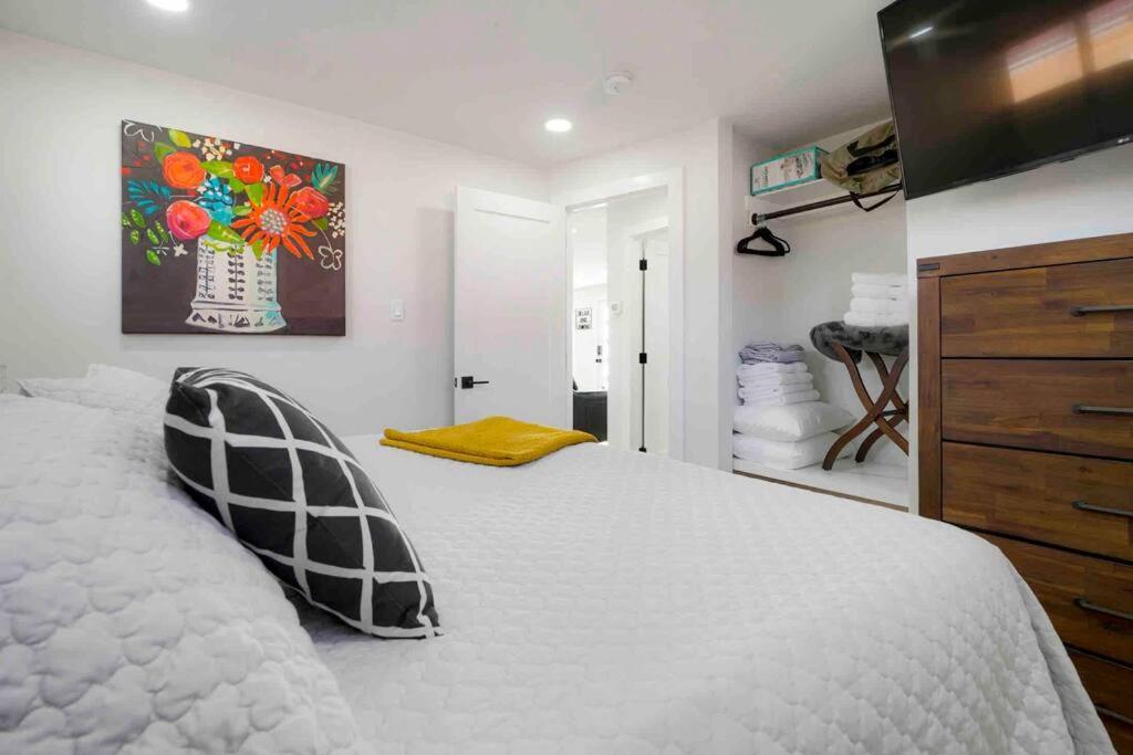 Sleeps 16 - 15 Min/Downtown, 10 Min/Medical Center Villa Aurora Exterior foto